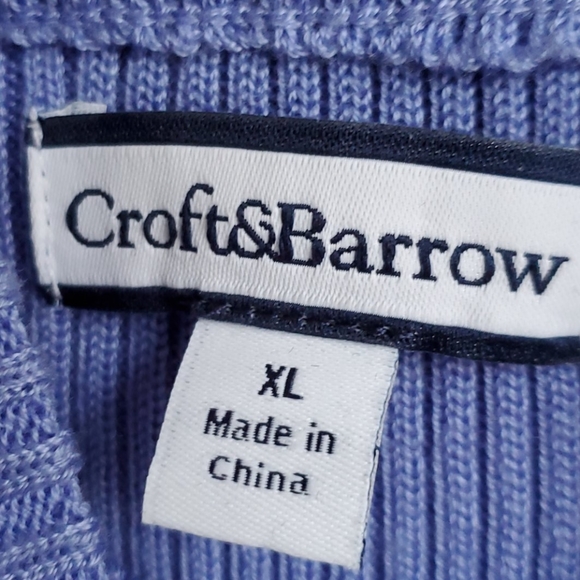 Sleeveless mock turtleneck top - Picture 3 of 3